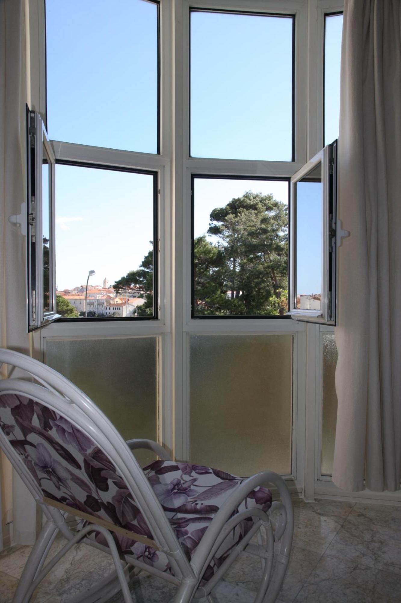Citypark Apartment Palit Екстериор снимка
